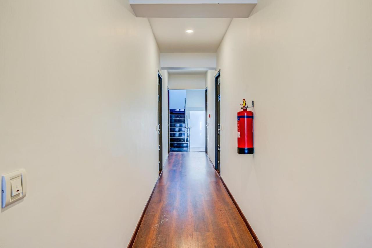 ホテルOyo Townhouse 74871 Thoraipakkam チェンナイ エクステリア 写真